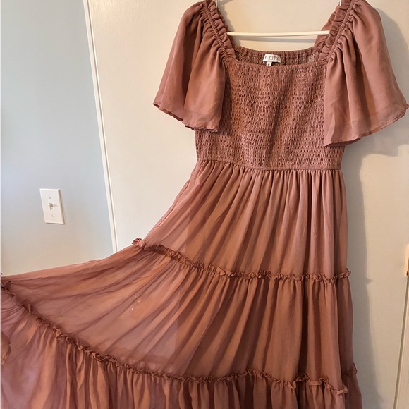 Ivy City Dresses & Skirts - Chic Mauve Maxi Dress with Ruffled Sleeves